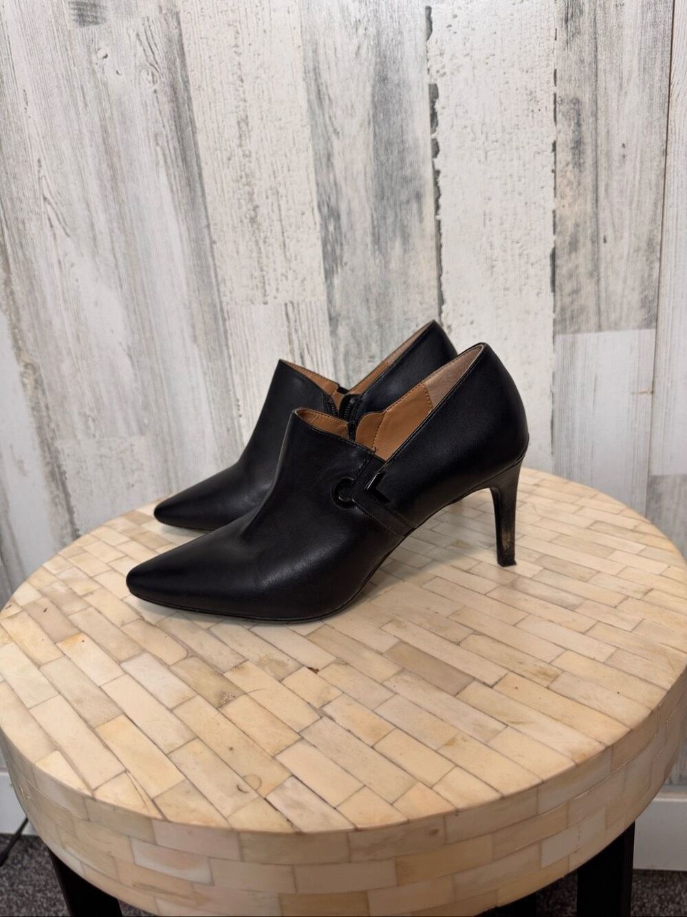 Calvin Klein Joanie Pointed Toe Leather Ankle Booties Womens 8 Black Heel Shooti